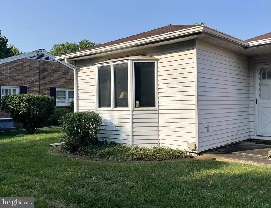 612 Latshmere Dr W, Harrisburg, PA 17109 - #2
