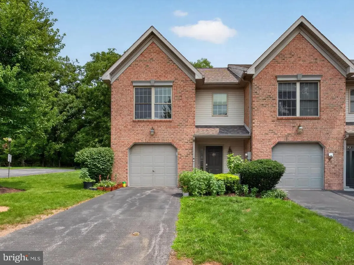 449 Waverly Woods Dr, Harrisburg, PA 17110 - #1
