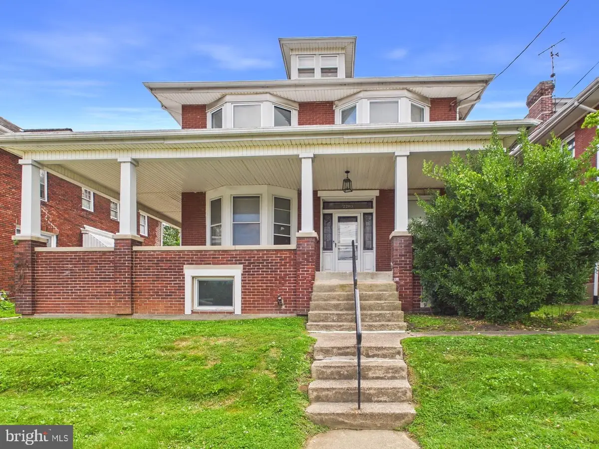 2203 Walnut St, Harrisburg, PA 17103 - #1