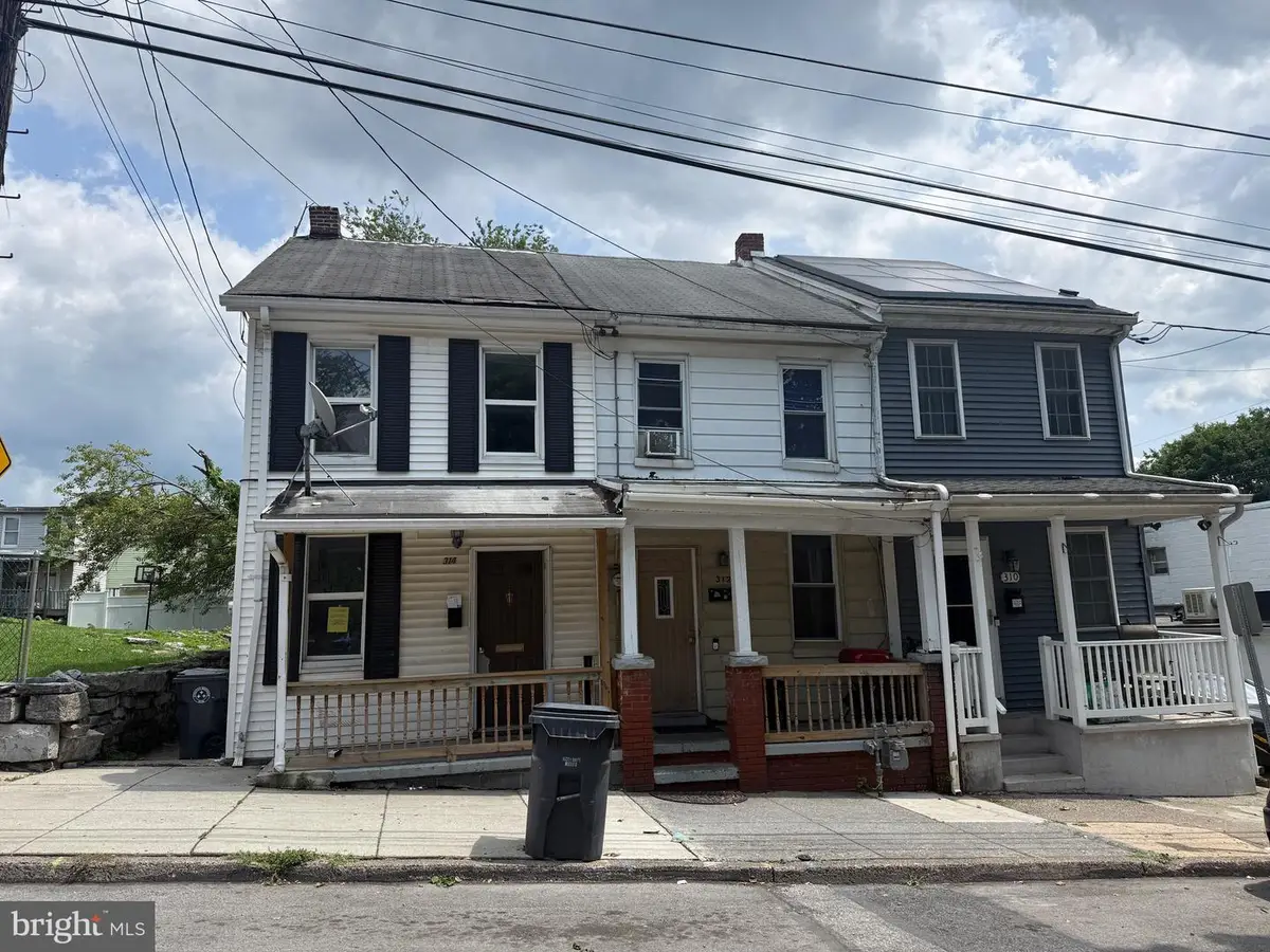 314 Lincoln St, Steelton, PA 17113 - #1