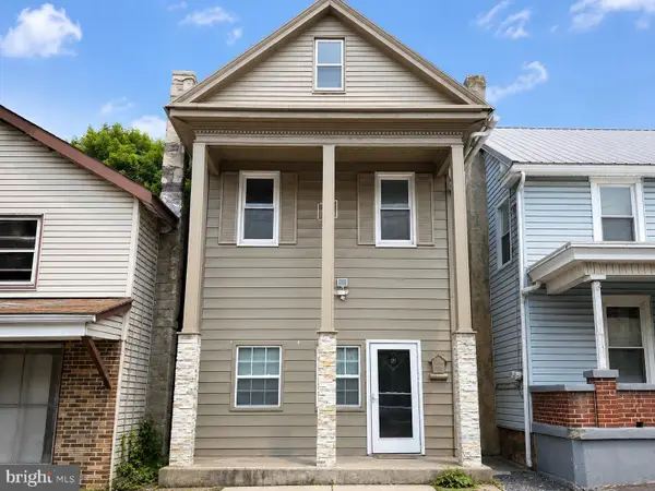 215 W Market St, WILLIAMSTOWN, PA 17098