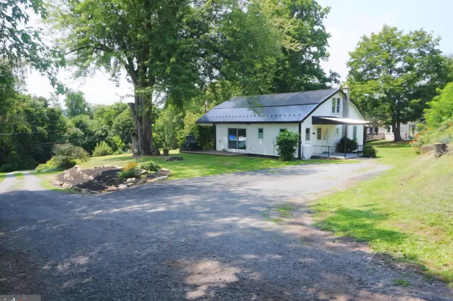 106 N Elmer Ave #a, Halifax, PA 17032 - #2