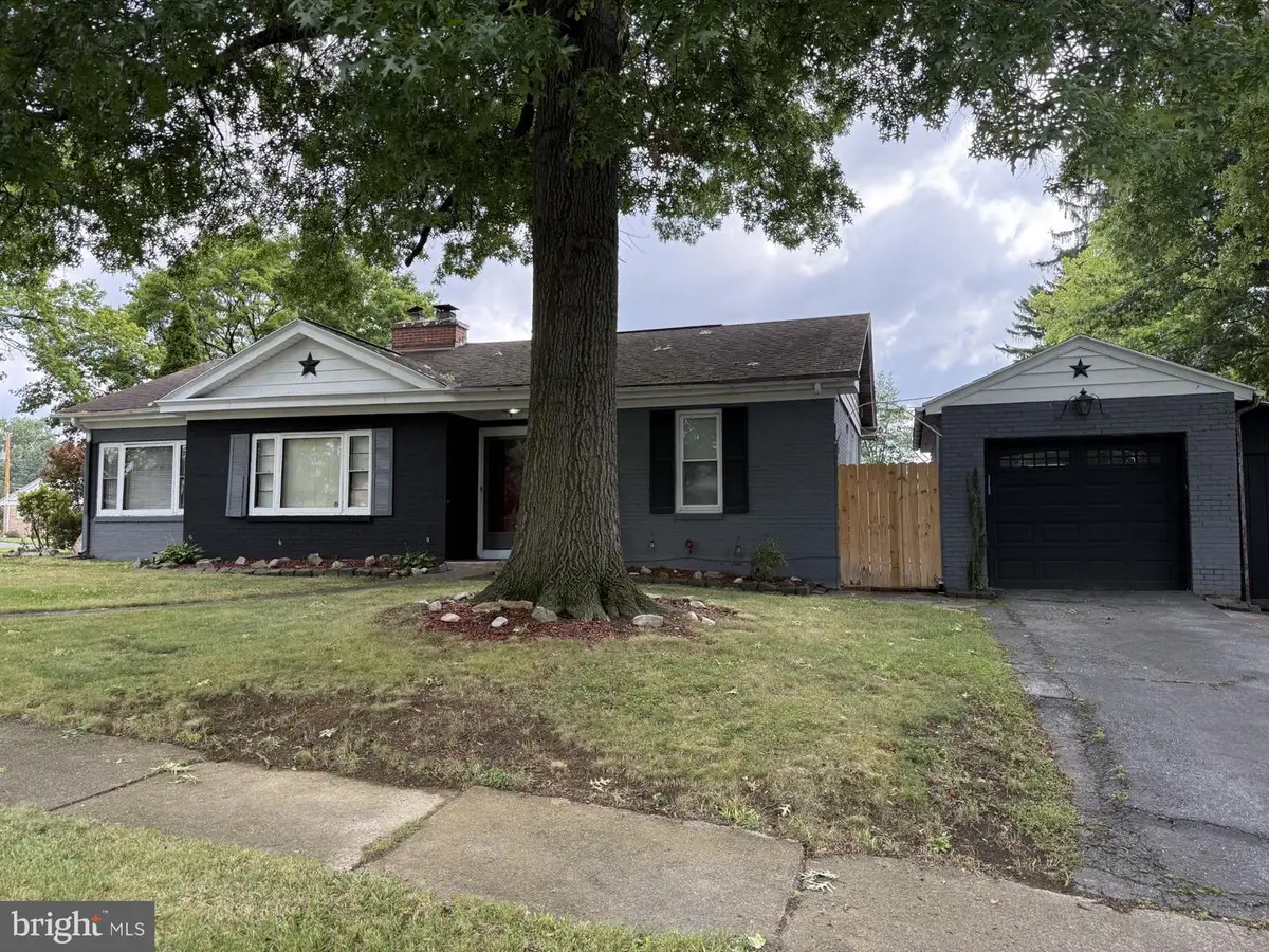 3501 Cloverfield Rd, Harrisburg, PA 17109 - #1