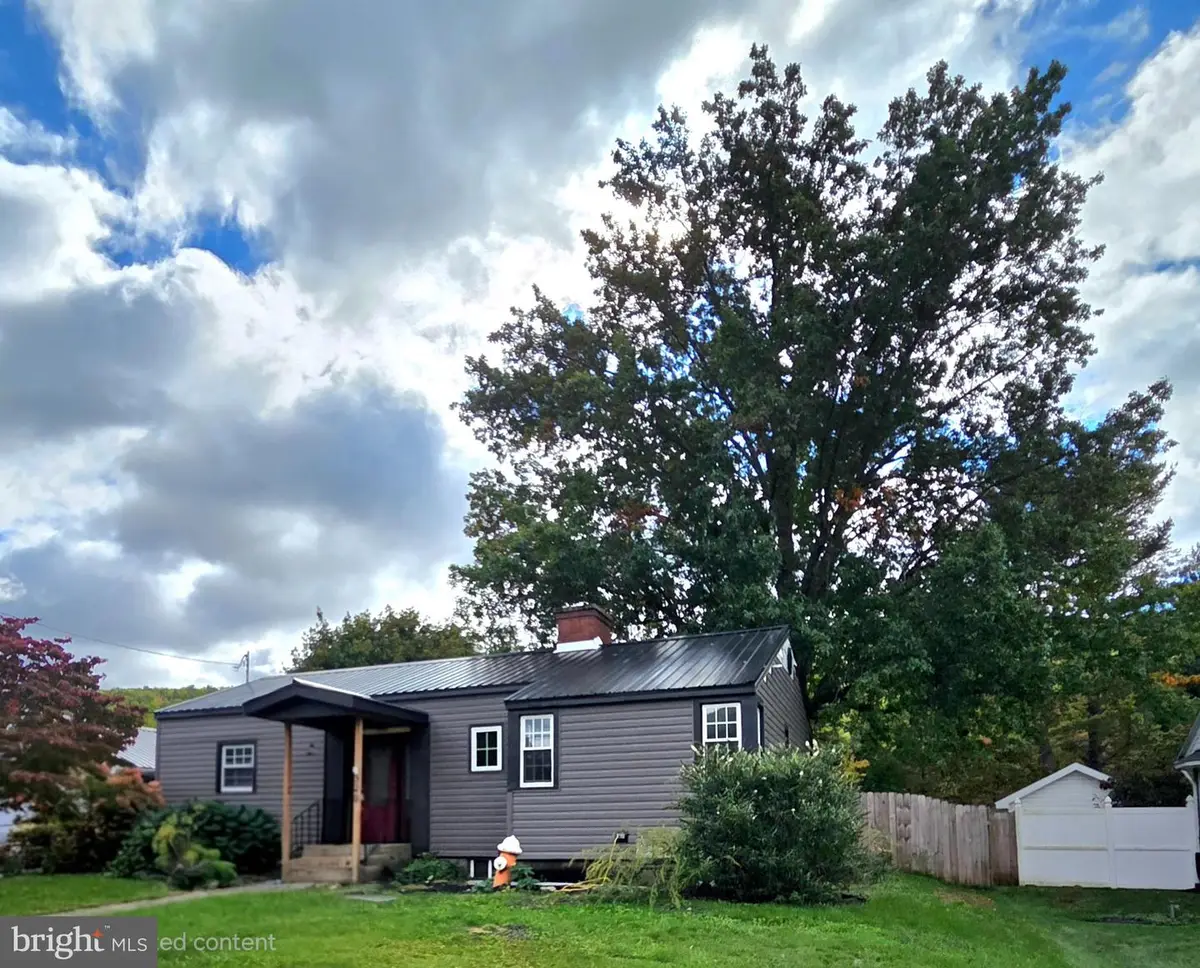 320 S 2nd St, Lykens, PA 17048 - #1