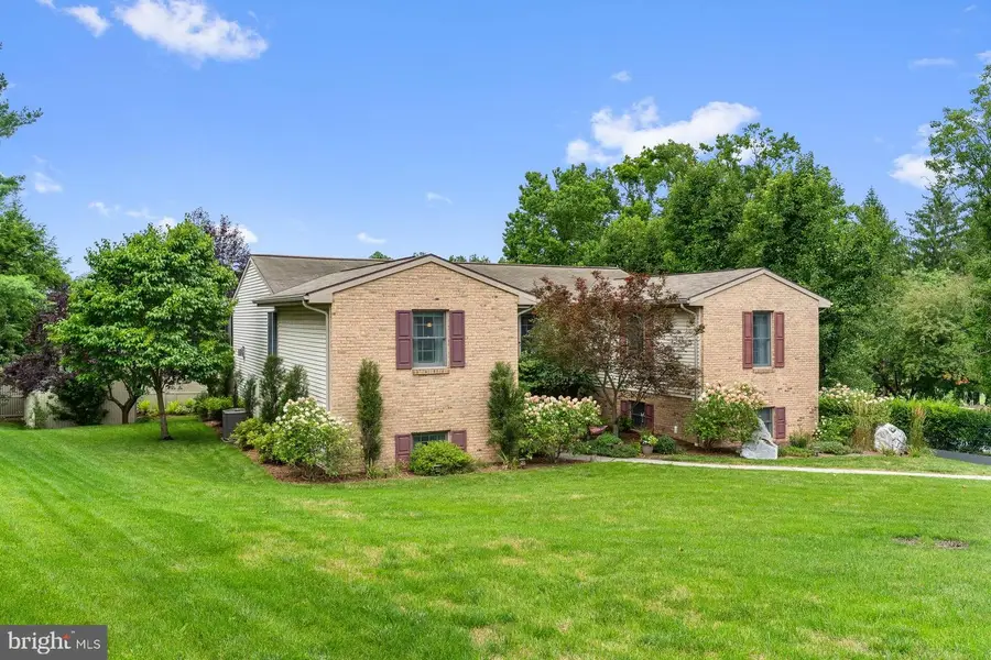 228 N Duke St, Hummelstown, PA 17036 - #2