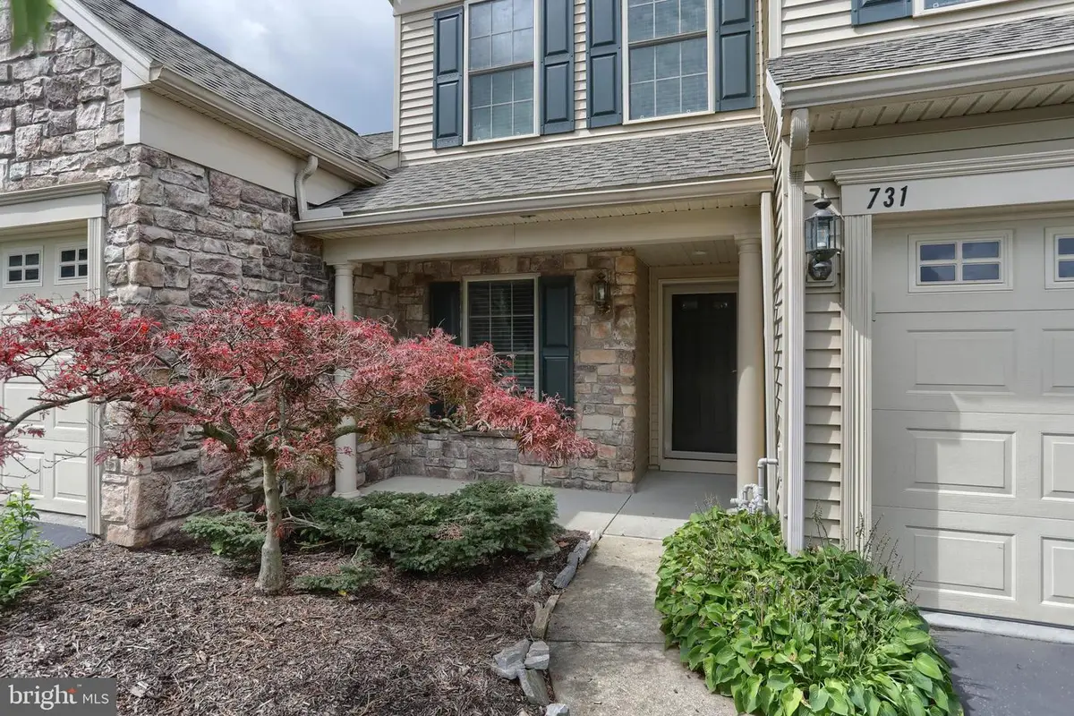 731 Creekside Dr, Hummelstown, PA 17036 - #1