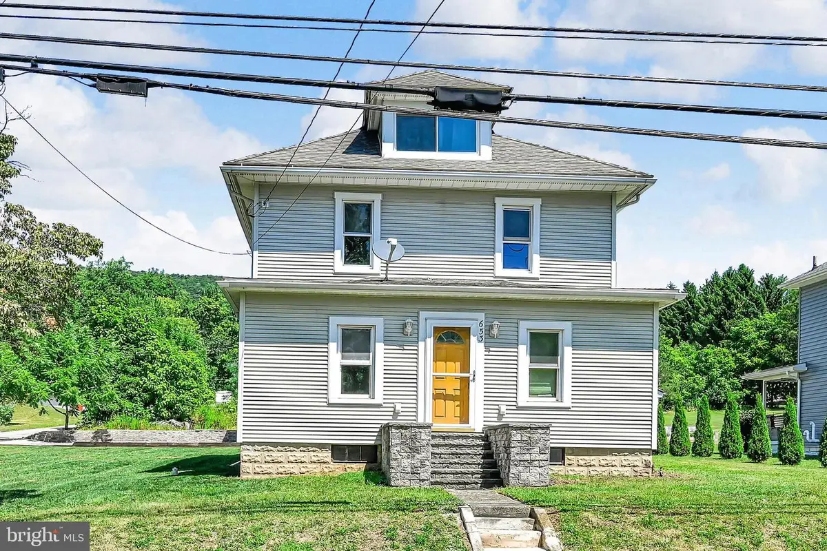 653 E Market St, Williamstown, PA 17098 - #1