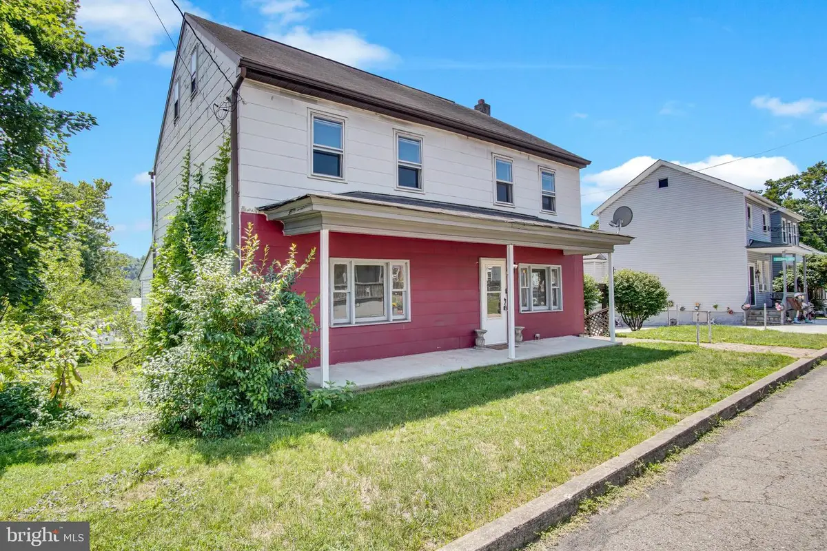 211 Oak St, Lykens, PA 17048 - #1