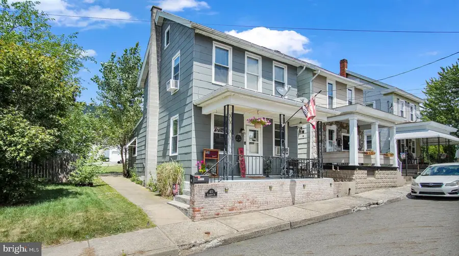 411 Elizabeth St, Williamstown, PA 17098 - #2