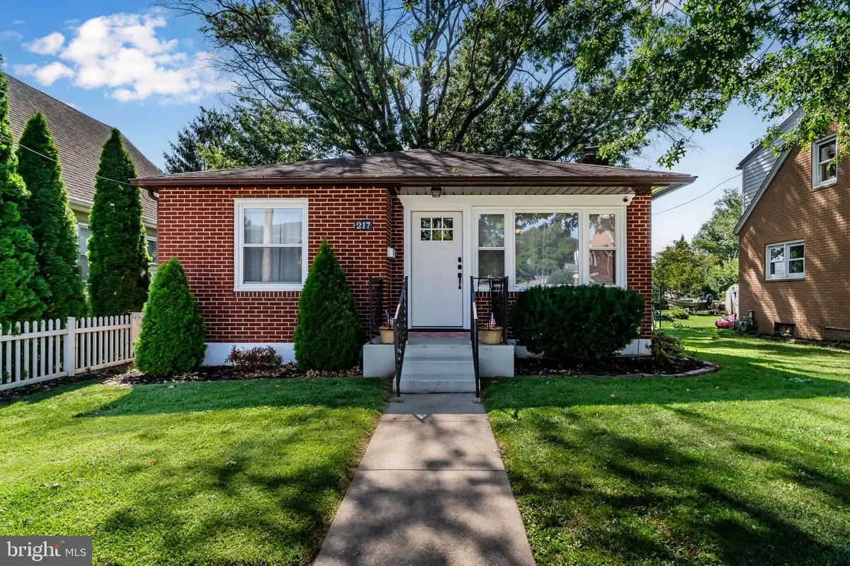 217 Hoffer St, Middletown, PA 17057 - #1