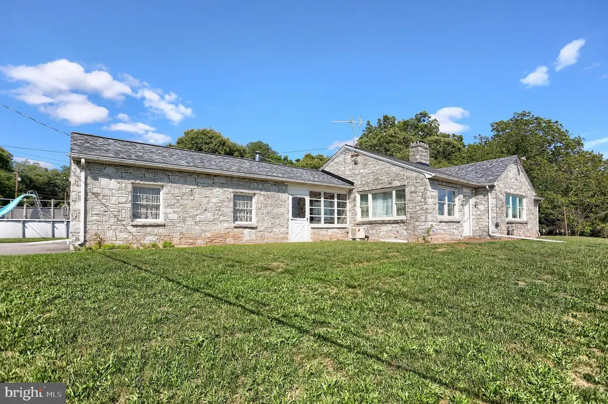 735 Rosedale Ave, Middletown, PA 17057 - #1