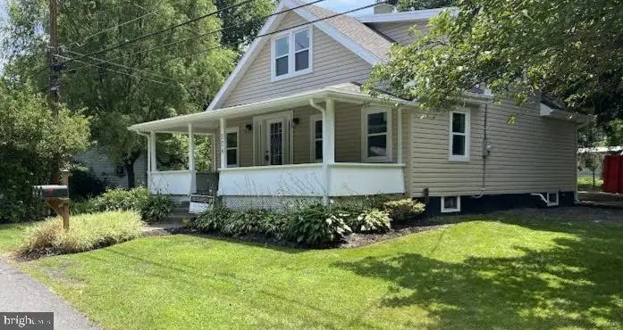 208 Pearl St, Millersburg, PA 17061 - #1