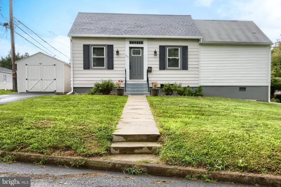 317 Greenawalt Ln, Harrisburg, PA 17110 - #2