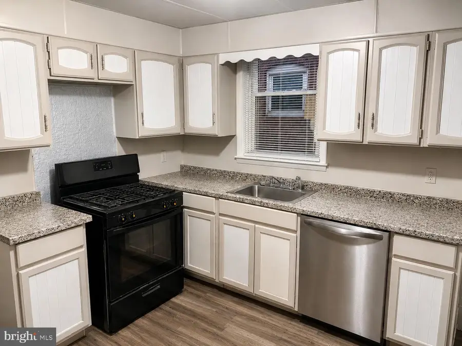 2320 Green St, Harrisburg, PA 17110 - #2