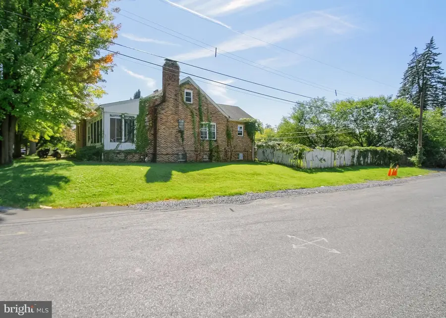 271 S 33rd St, Harrisburg, PA 17111 - #2