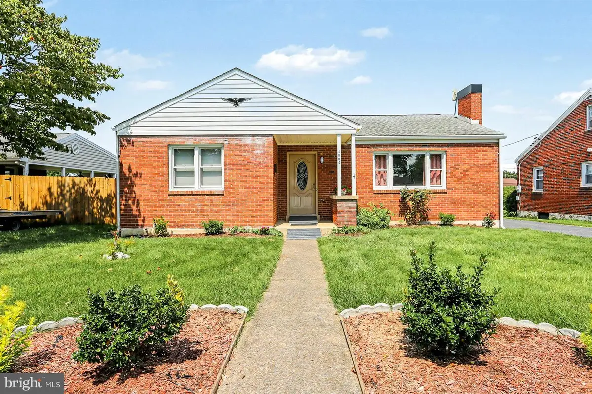 4904 Virginia Ave, Harrisburg, PA 17109 - #1