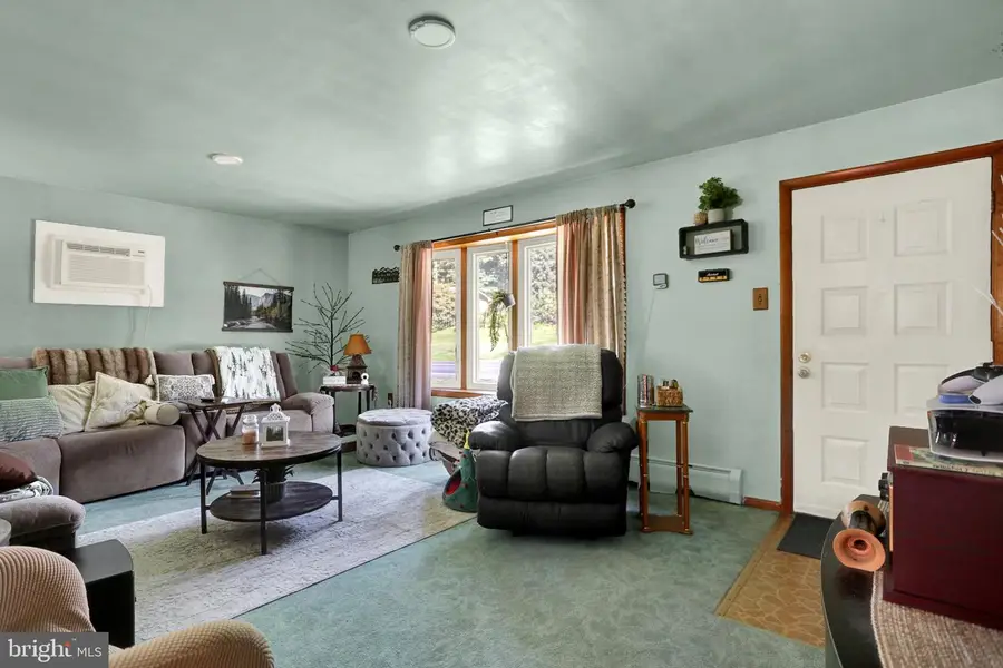 141 Hill St, Lykens, PA 17048 - #3