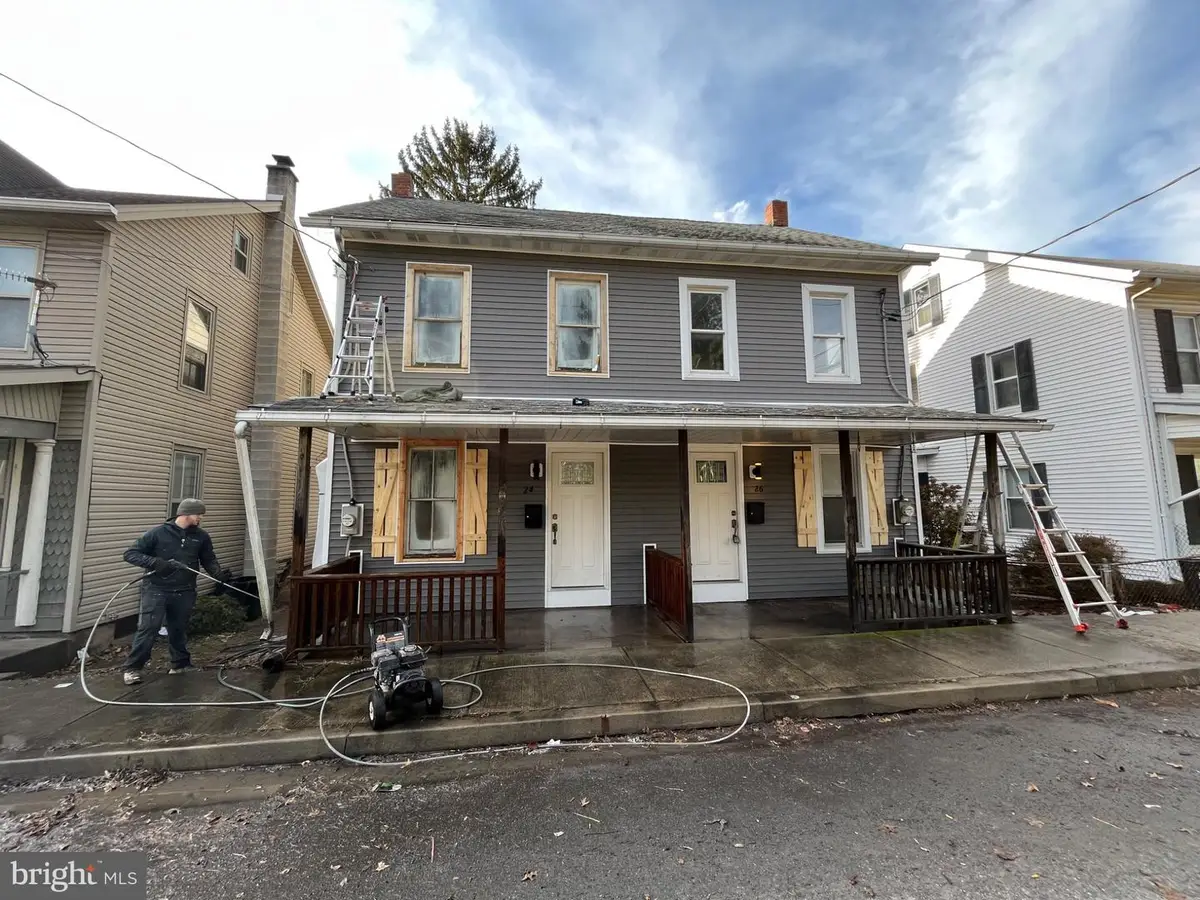 24 N 4th St, Halifax, PA 17032 - #1
