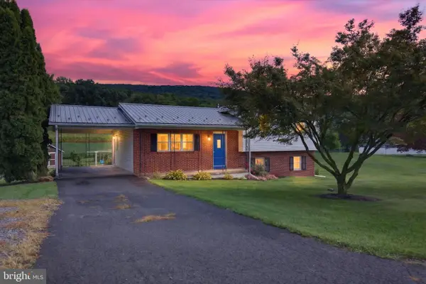 11 Longabach Blvd, ELIZABETHVILLE, PA 17023