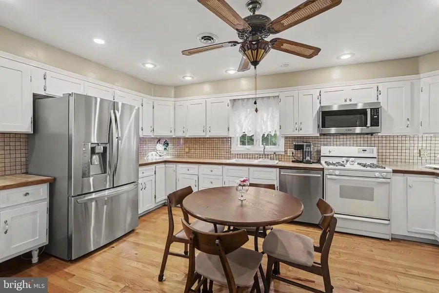 27 Forest Ave, Hershey, PA 17033 - #2