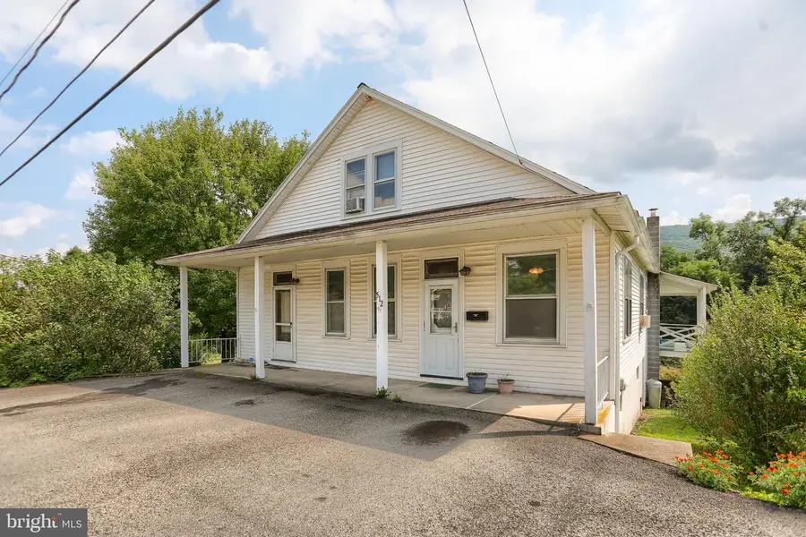 512 E Market St, Williamstown, PA 17098 - #2