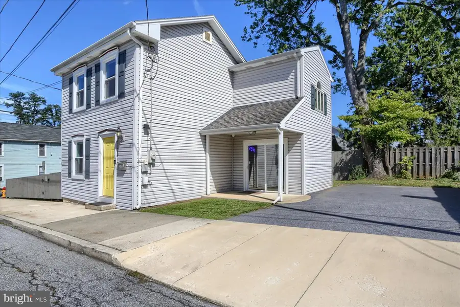 35 N Rosanna St, Hummelstown, PA 17036 - #2