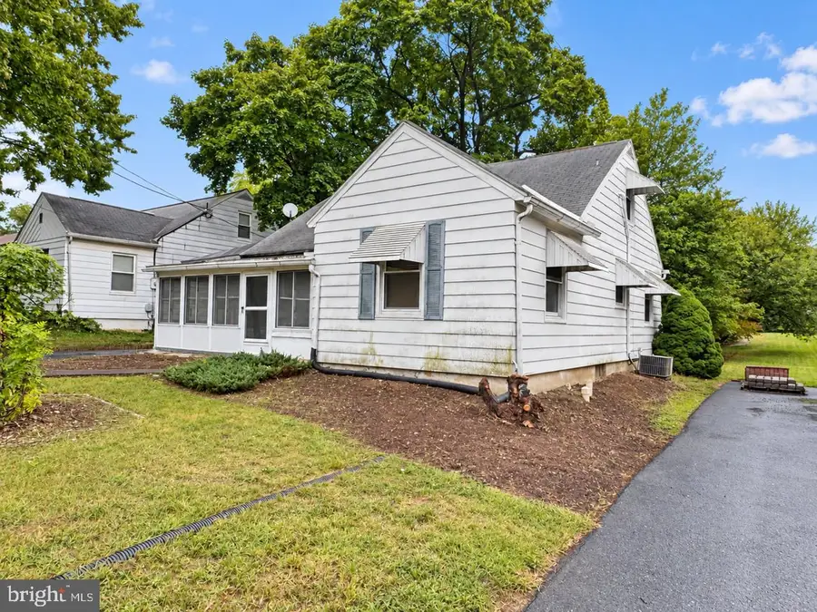 453 Middletown Rd, Hummelstown, PA 17036 - #2
