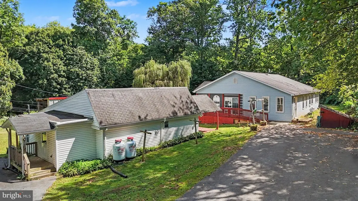 834 Oberlin Rd, Middletown, PA 17057 - #1