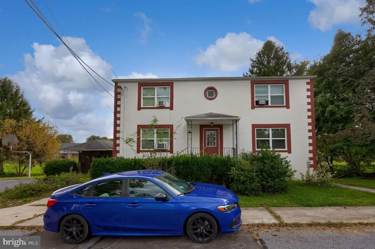109 Wagner St, Hummelstown, PA 17036 - #1