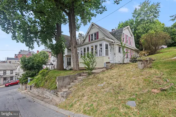 209 S 3rd St, STEELTON, PA 17113