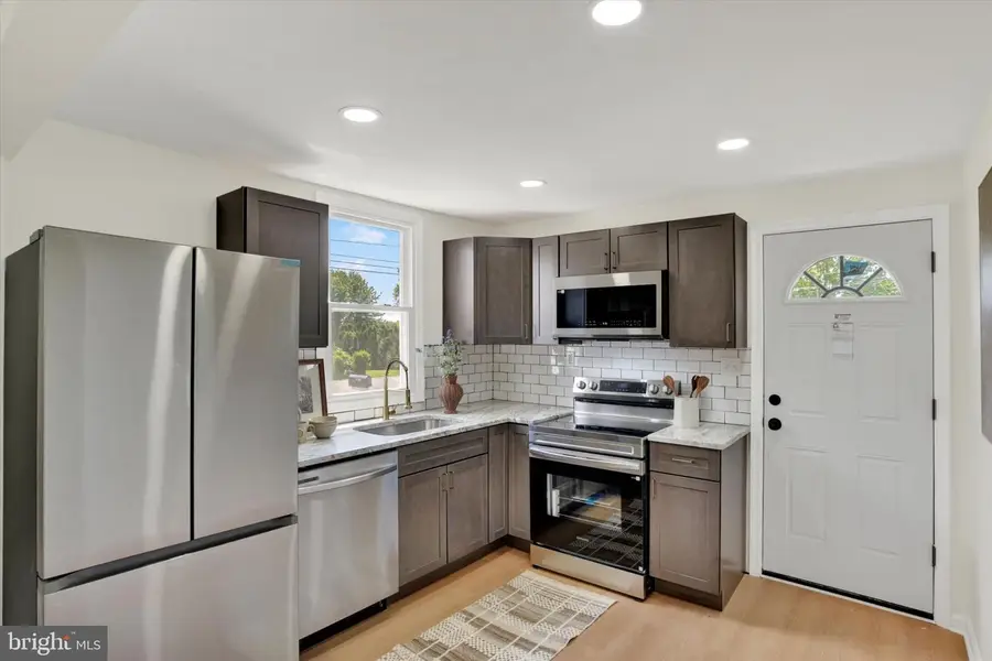 5922 Larue St, Harrisburg, PA 17112 - #2
