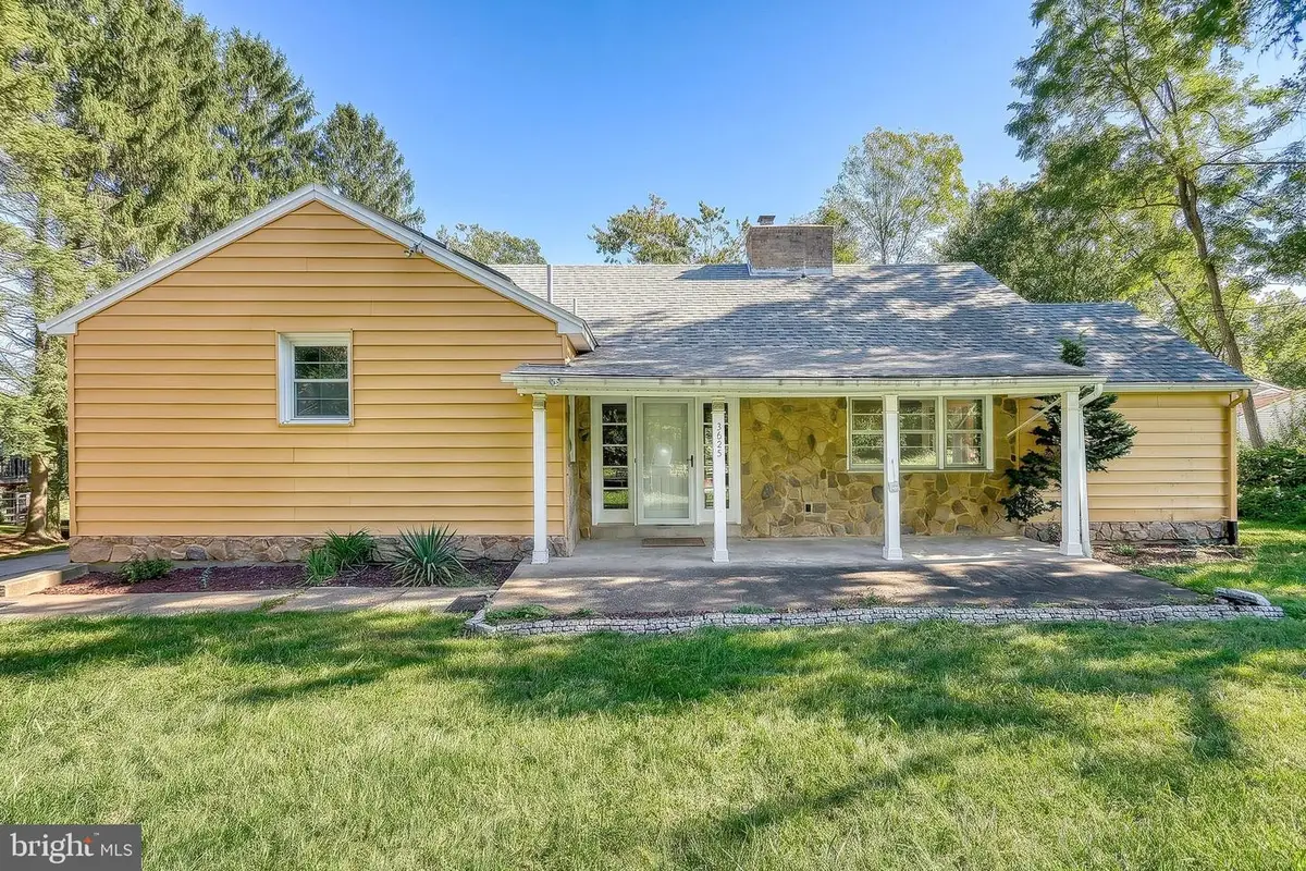 3625 Crooked Hill Rd, Harrisburg, PA 17110 - #1