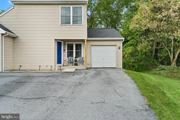 9113 Joyce Ln, HUMMELSTOWN, PA 17036