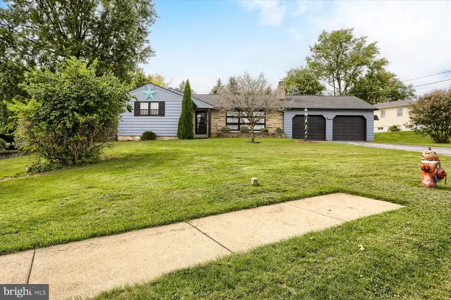 621 Hoffman Dr, Harrisburg, PA 17111 - #3