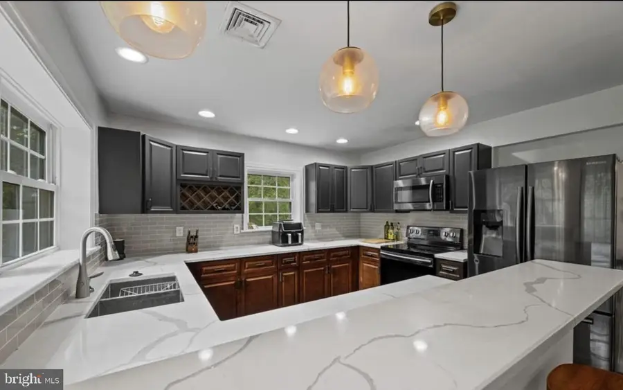 198 Valley Ln, Hummelstown, PA 17036 - #3