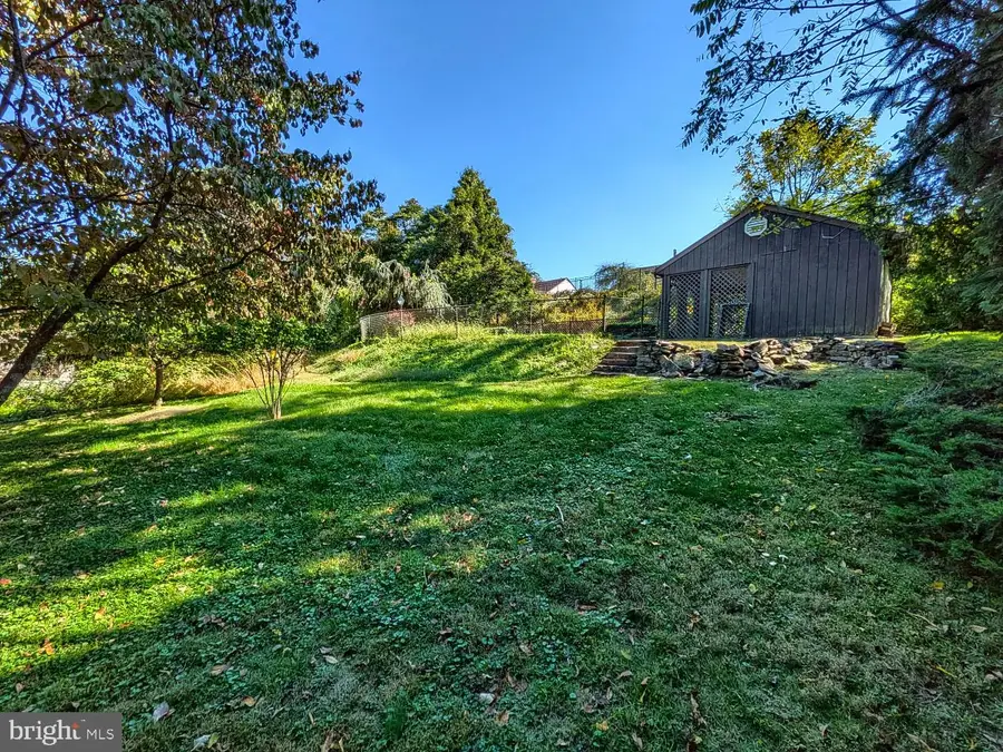 1115 Whitehall Dr, Harrisburg, PA 17110 - #3