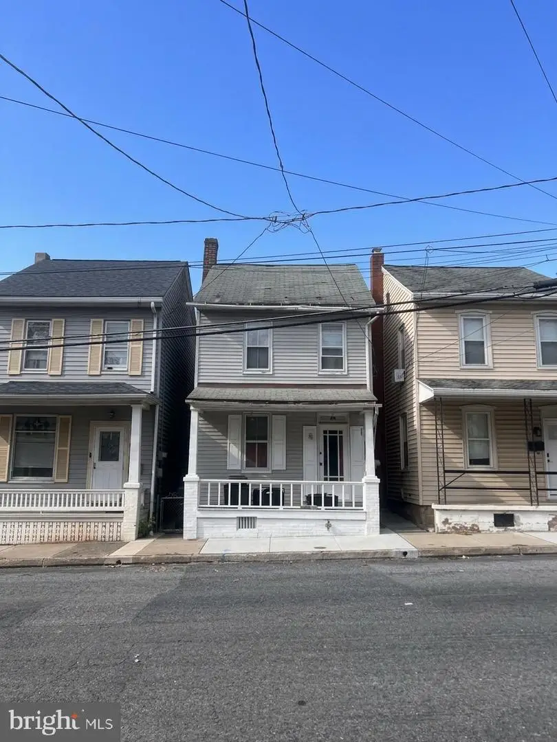 241 E Water St, Middletown, PA 17057 - #1