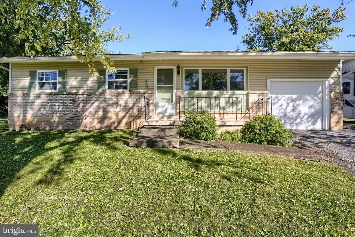 7256 Sandy Hollow Rd, Harrisburg, PA 17112 - #1