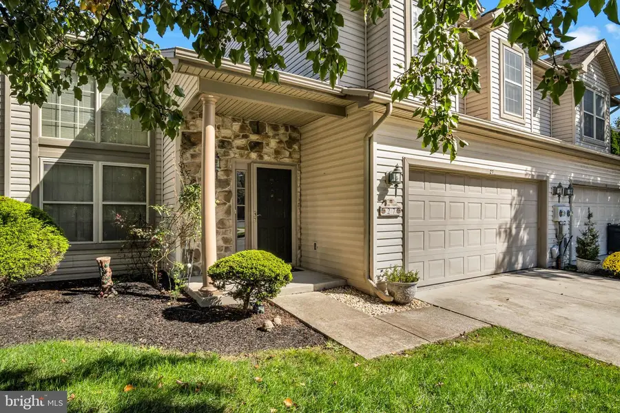 27 Edgewater Dr, Middletown, PA 17057 - #3