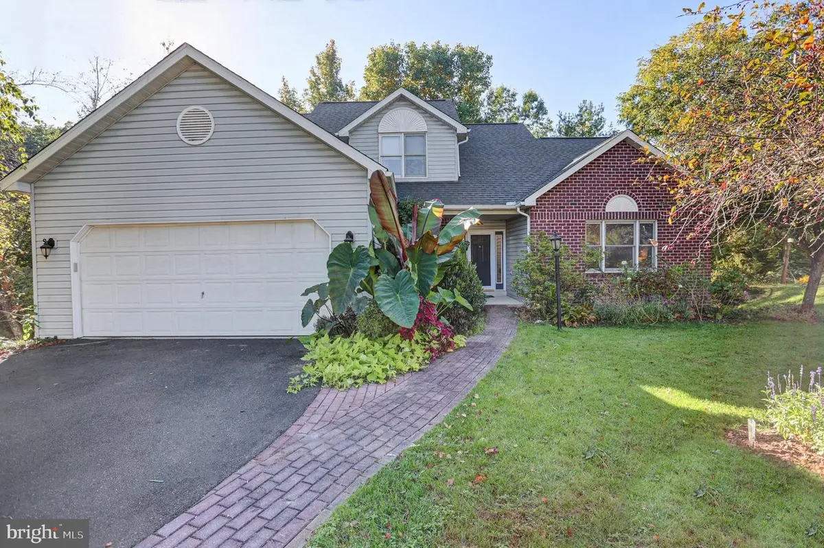 5814 Barnsley Dr, Harrisburg, PA 17111 - #1