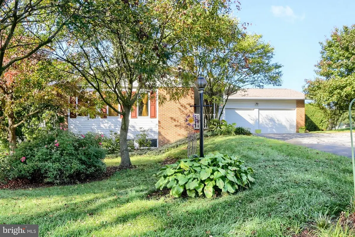 37 Arthur St, Hummelstown, PA 17036 - #1
