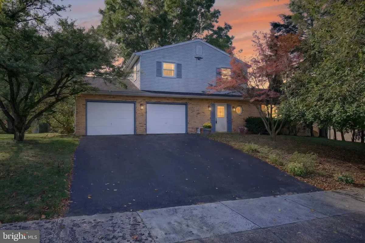 5869 Laurel St, Harrisburg, PA 17112 - #1