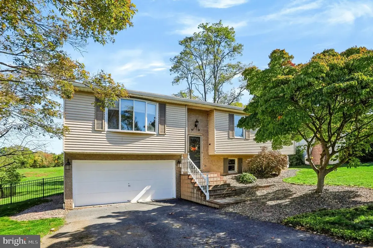4924 Janelle Dr, Harrisburg, PA 17112 - #1