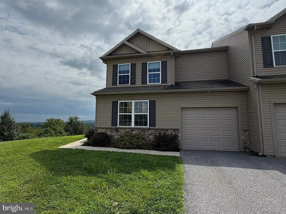 8464 Hamilton St, Hummelstown, PA 17036 - #1