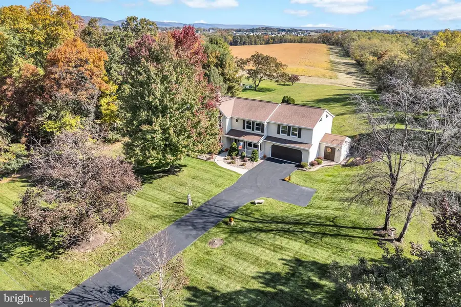 207 S Hill Dr, Grantville, PA 17028 - #2