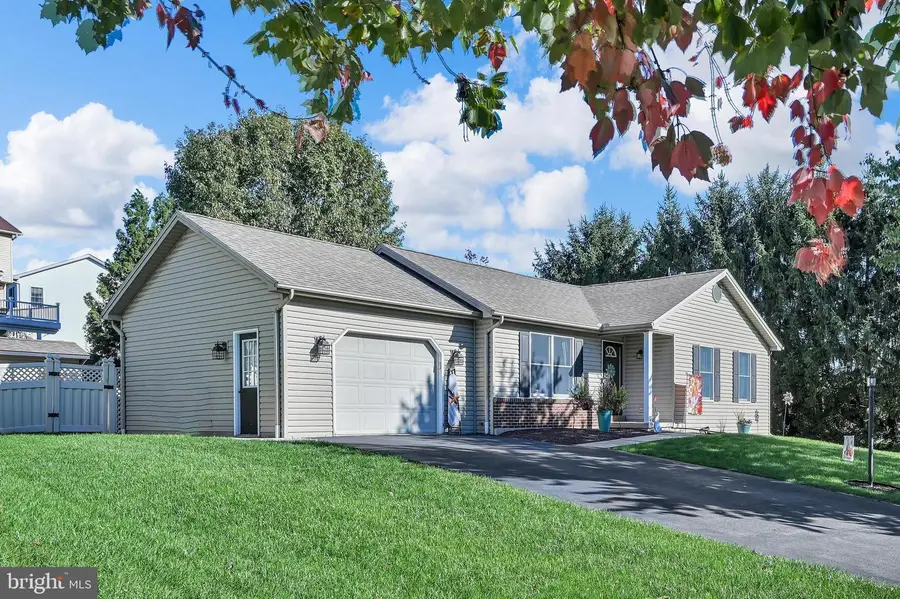 108 Graystone Dr, Hummelstown, PA 17036 - #2