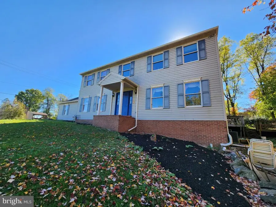 396 Woodland Ave, Middletown, PA 17057 - #2