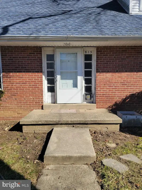 815 Clifton Ave, DARBY, PA 19023