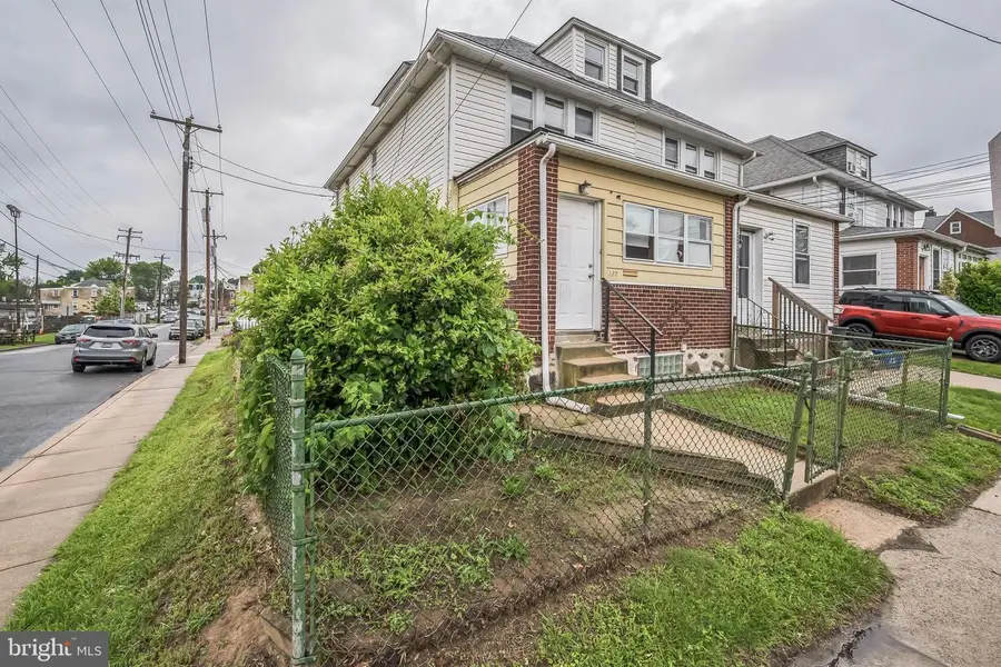 222 Holly St, Clifton Heights, PA 19018 - #2