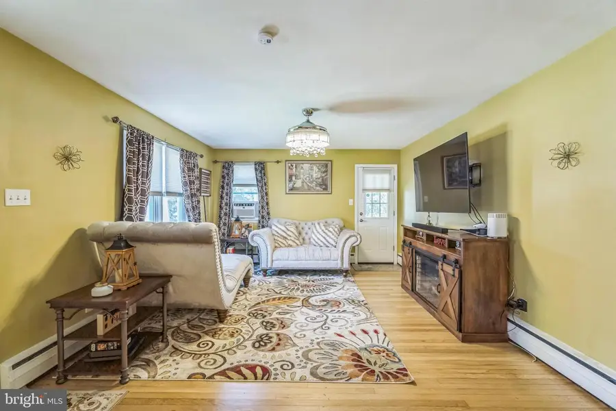 711 Poplar St, Sharon Hill, PA 19079 - Image #3